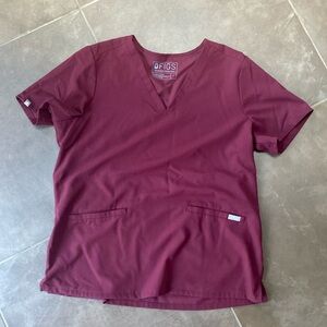 Maroon figs technical collection scrub top size large two pockets
